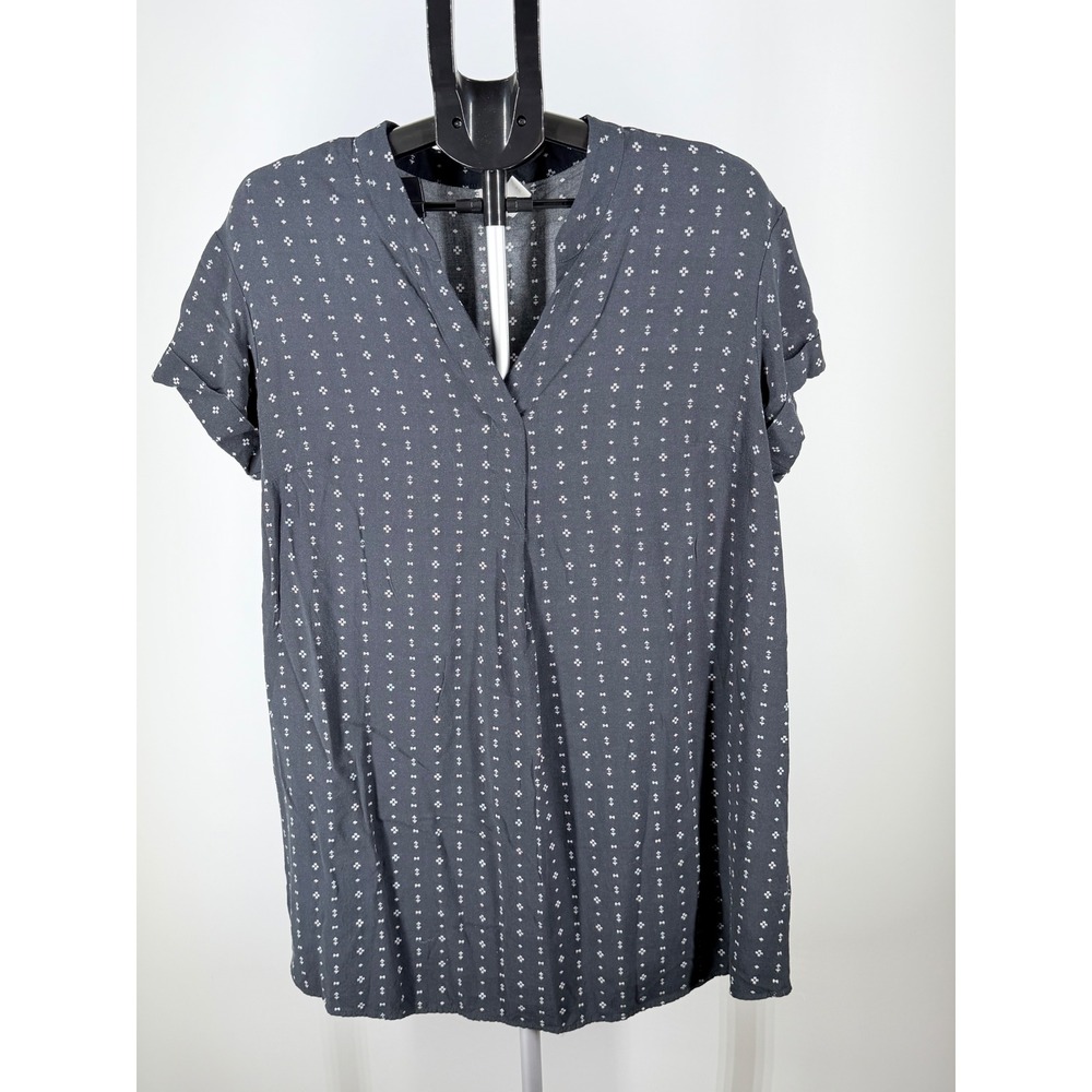 H&M Women Grey Geometric Diamond‎ Print Split V-Neck Short Sleeve Blouse Size 10